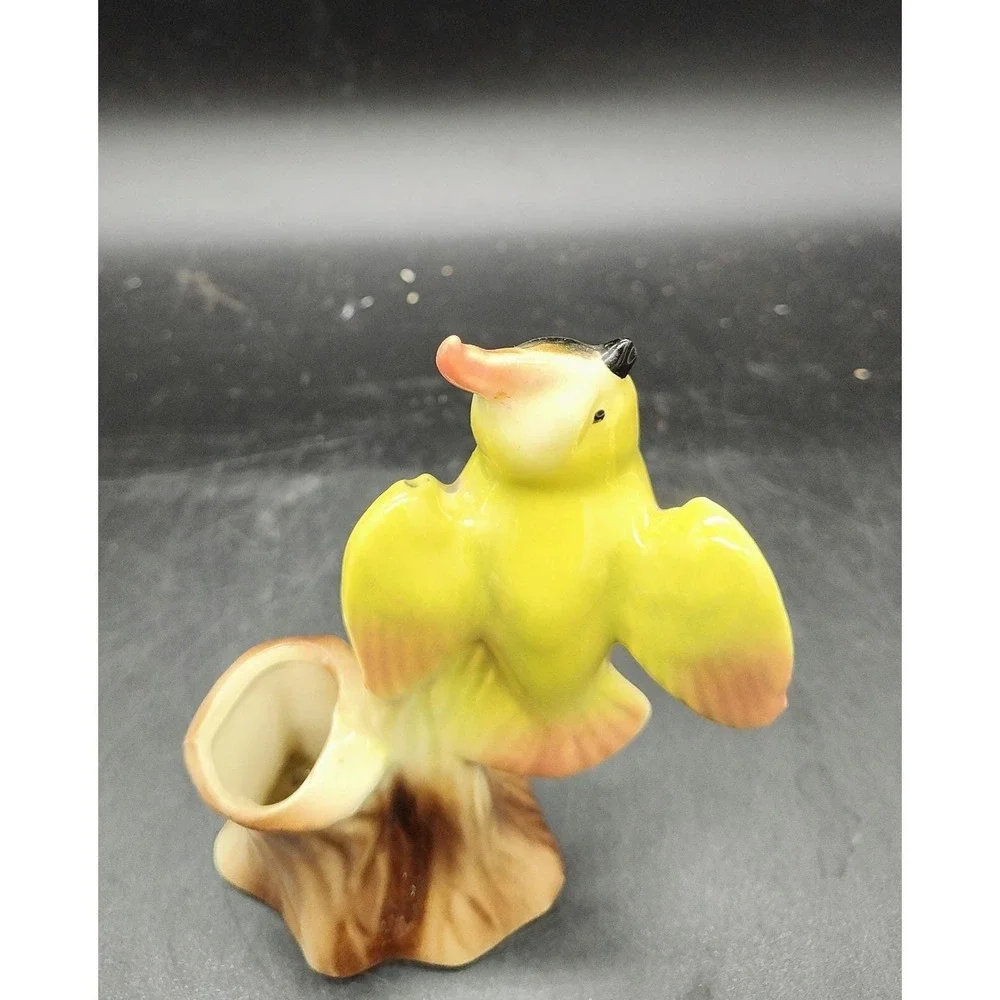 Vintage Bird Porcelain Vase Parakeet Parrot Yellow Planter Cockatoo Tree Stump